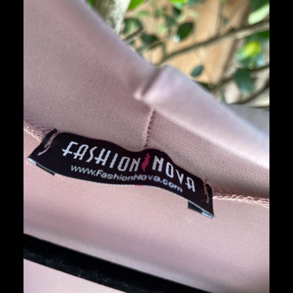 ⛔️SOLD⛔️Fashion Nova Maxi Dress - Picture 7 of 8